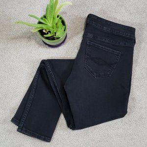 Abercrombie & Fitch Black highwaisted skinny jean